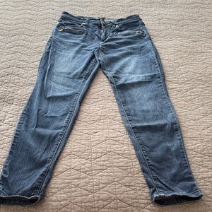 Eva Longoria jeans. Slim fit with cute zip pockets!